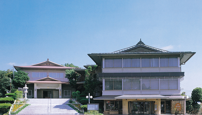 信行寺 春秋苑外観